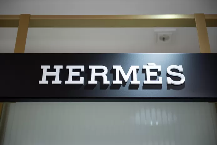 Cet héritier d’Hermès veut adopter son domestique pour lui léguer son immense fortune